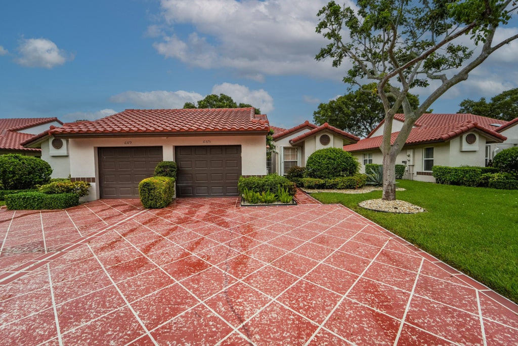 Photo of 6375 Mill Pointe Circle, Delray Beach, FL 33484 (MLS # B26083187)