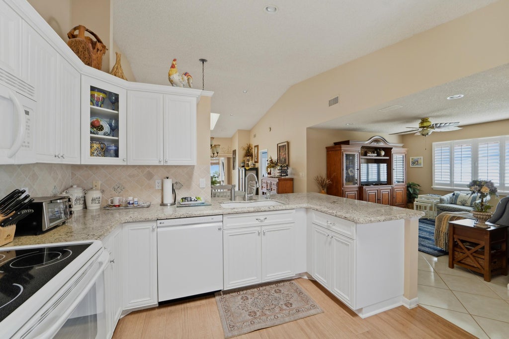 Photo of 6375 Mill Pointe Circle, Delray Beach, FL 33484 (MLS # B26083187)