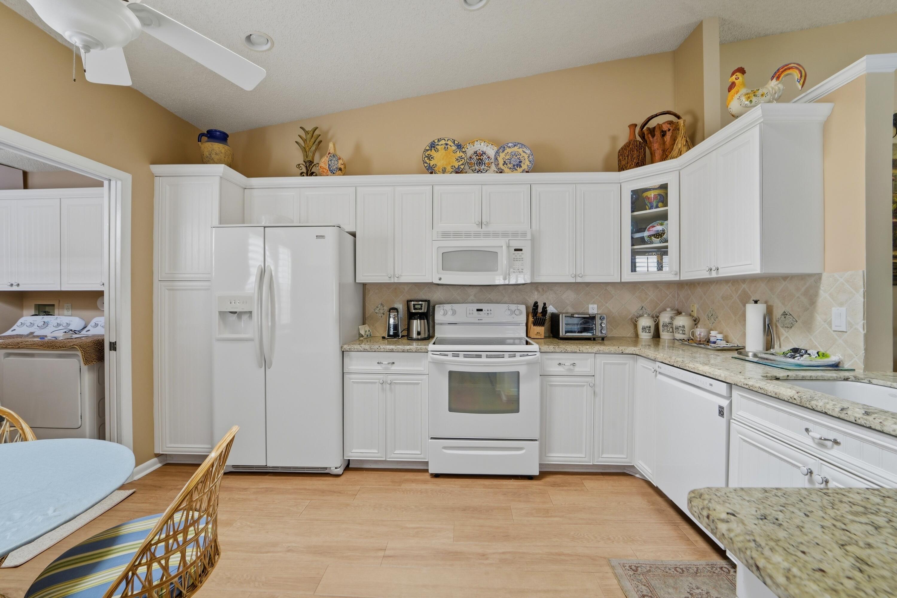 Properties | Stephanie Kaufman 6375 Mill Pointe Circle