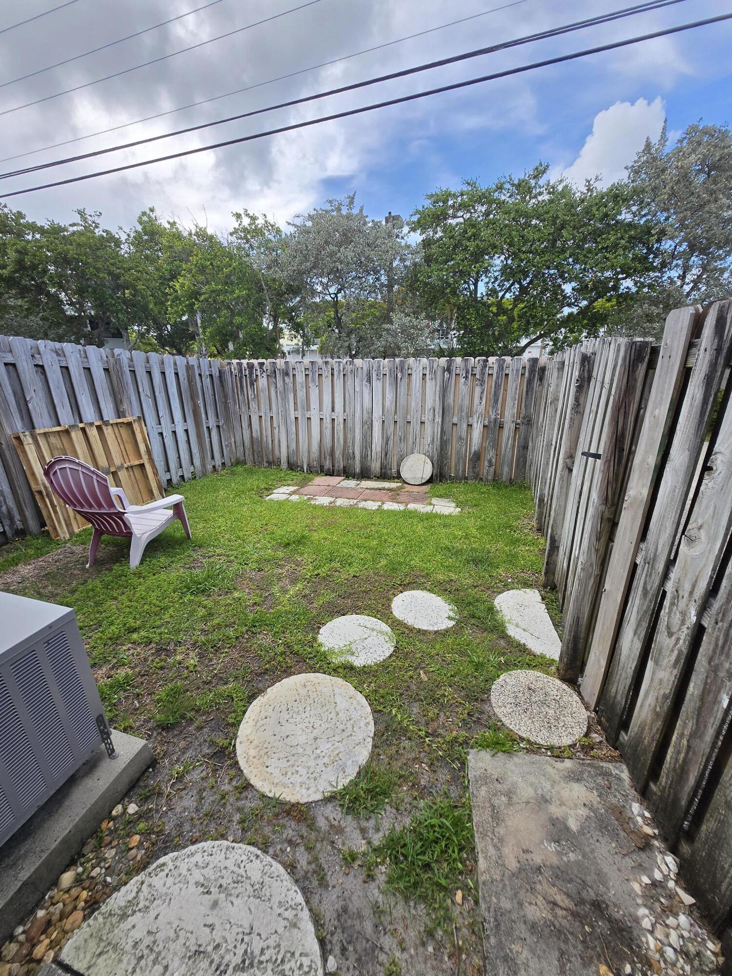 CORAL RIDGE GALT ADD NO 1 - Residential Lease