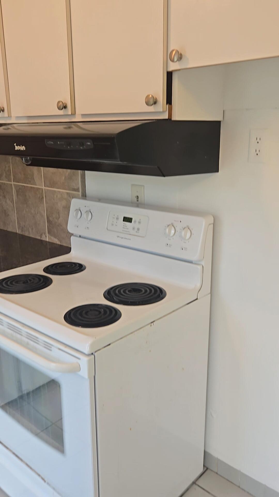 CORAL RIDGE GALT ADD NO 1 - Residential Lease