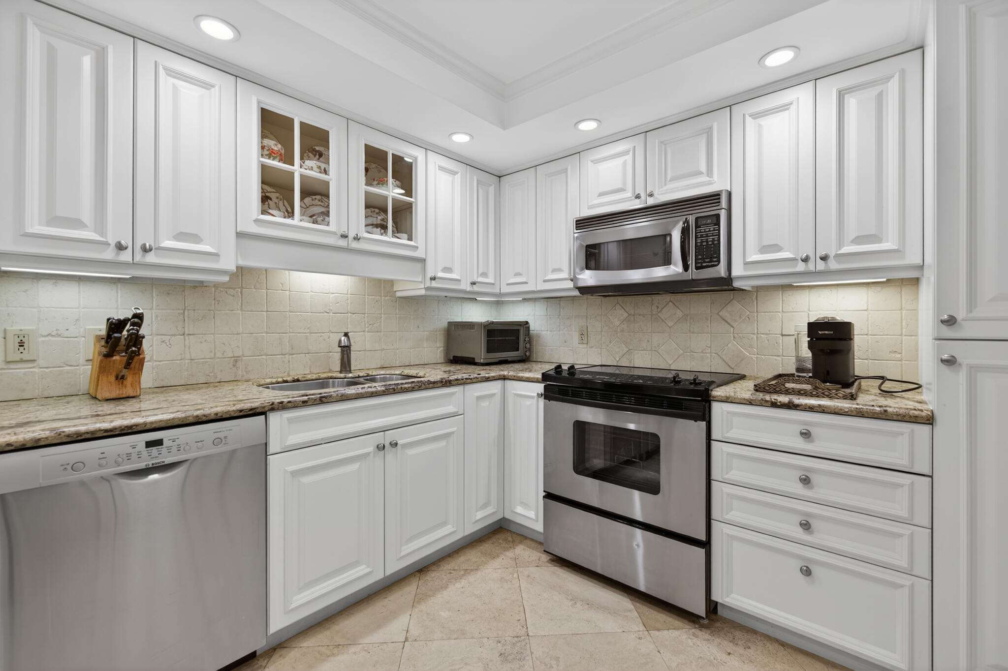 ELIOT HOUSE CONDO - Residential