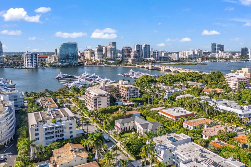 Photo of 434 Chilean Avenue #2b, Palm Beach, FL 33480 (MLS # R11079825)