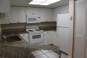 GRAND VIEW AT CRESTWOOD CONDO - Residential