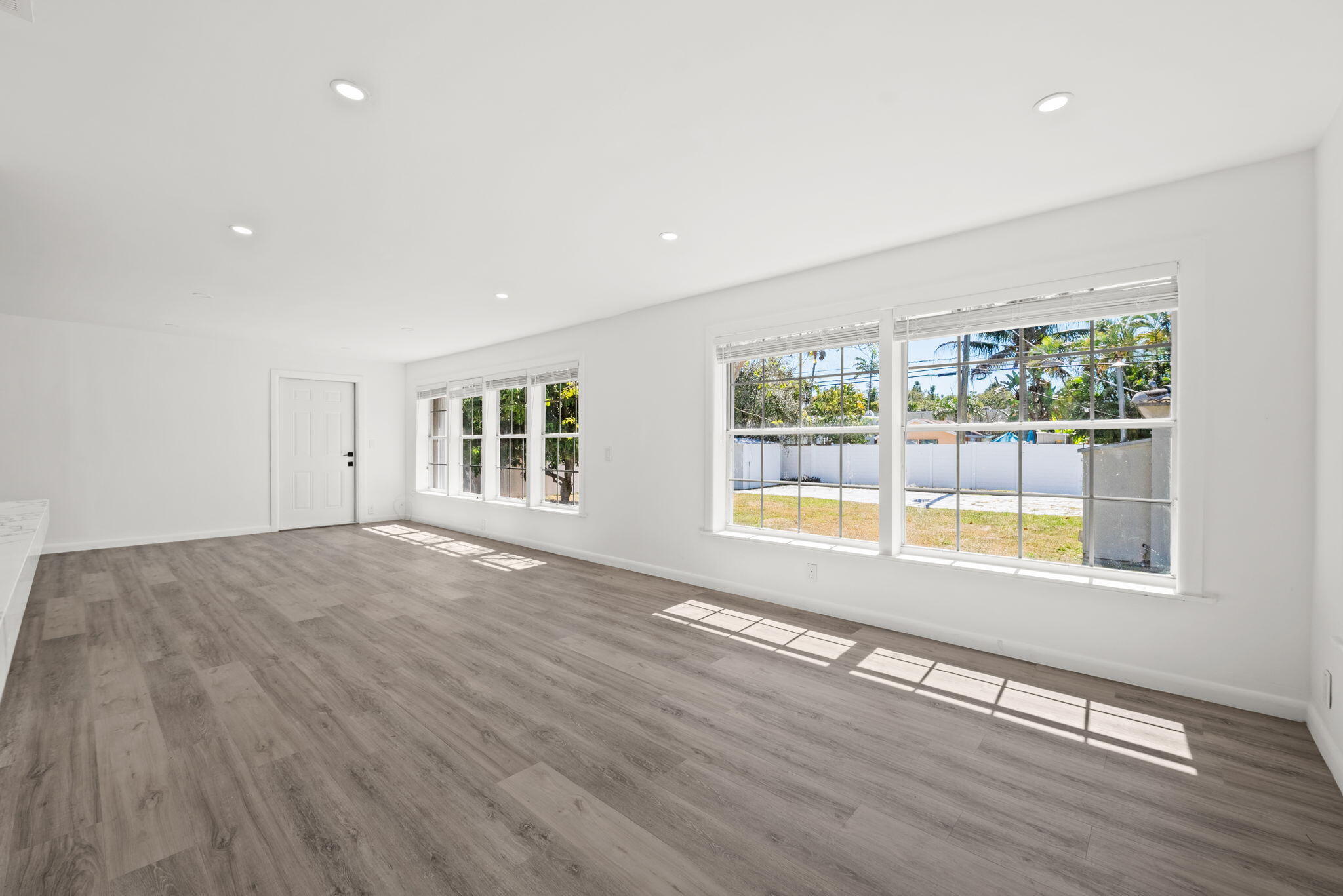 HOLLYWOOD - Residential