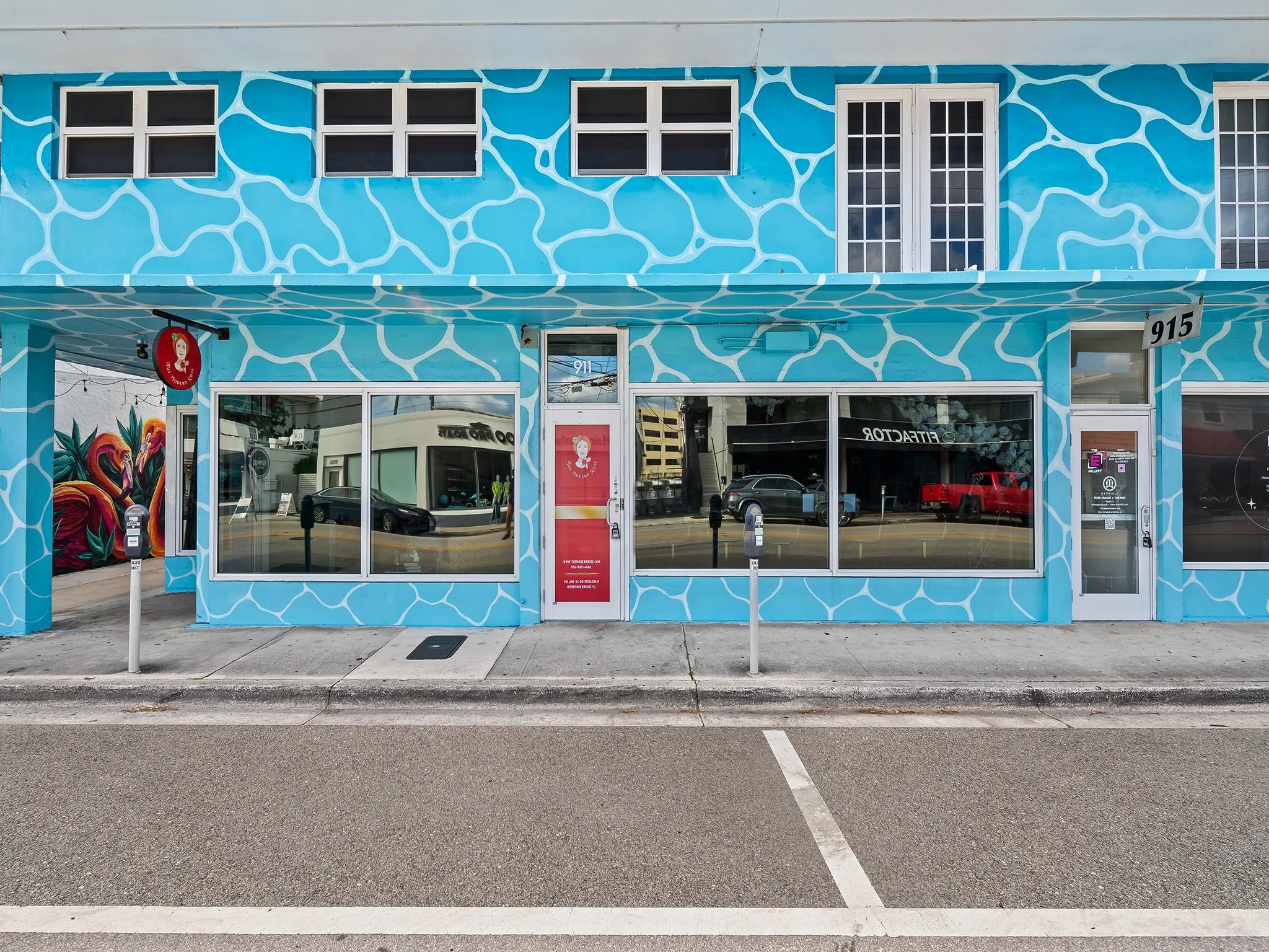 Turn-key restaurant/café opportunity in the Gateway Shopping Center at the high-traffic intersection of US-1 and Sunrise Blvd in Downtown Fort Lauderdale. Surrounded by Flagler Village, Victoria Park, Coral Ridge, and Downtown, this fully equipped 2nd generation space includes all furniture, fixtures, and equipment with no key money required. Offering excellent visibility, steady traffic, and free on-site parking, the property sits alongside popular local and regional co-tenants, creating strong synergy. A prime chance to establish or expand your restaurant, coffee shop, or café in one of Fort Lauderdale’s busiest commercial corridors.
Price: $45 + NNN $13.44