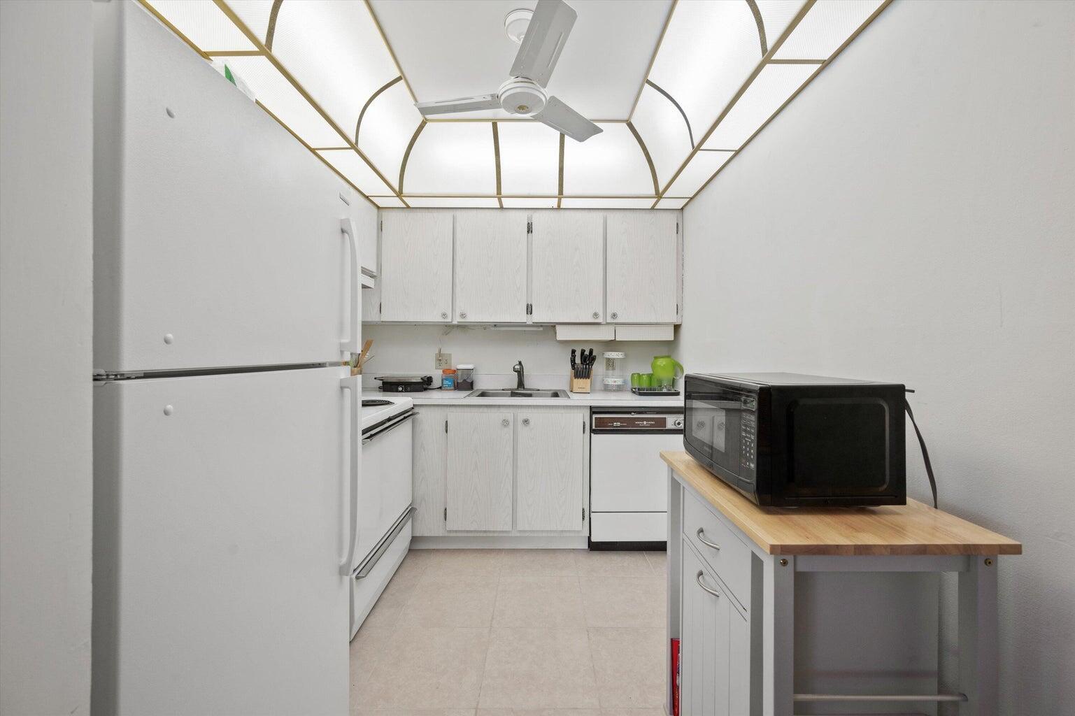 REGAL PALMS MAYFAIR CONDO - Residential