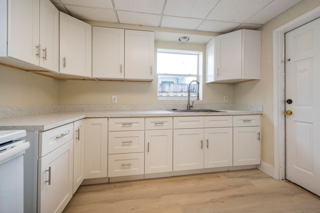 Photo of 412 SE 17th Street #Front, Fort Lauderdale, FL 33316 (MLS # B26025455)