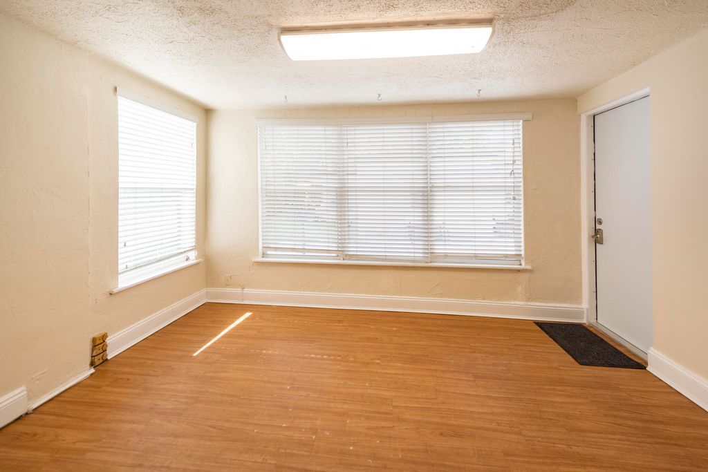 Photo of 412 SE 17th Street #Front, Fort Lauderdale, FL 33316 (MLS # B26025455)