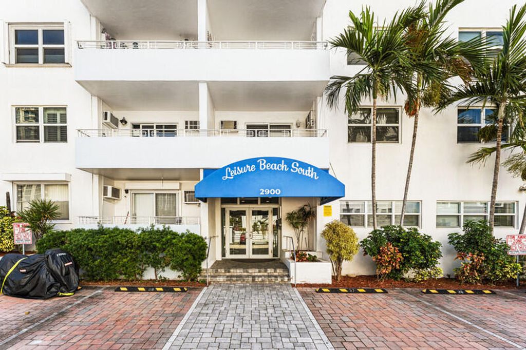 Photo of 2900 Banyan Street #202, Fort Lauderdale, FL 33316 (MLS # R11165550)