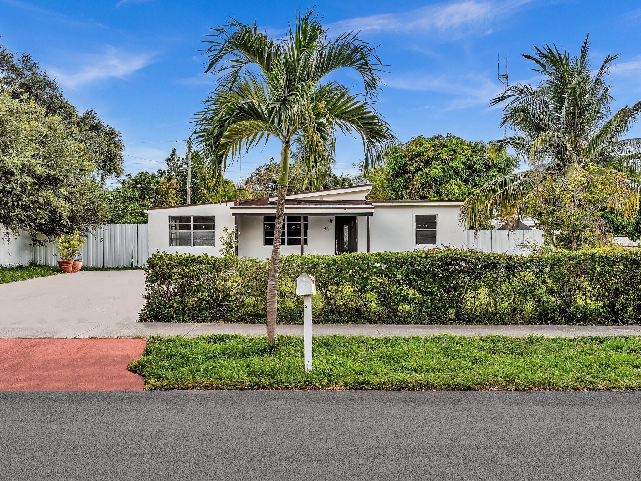 MIAMI GARDENS ESTATES SEC 4 - Residential