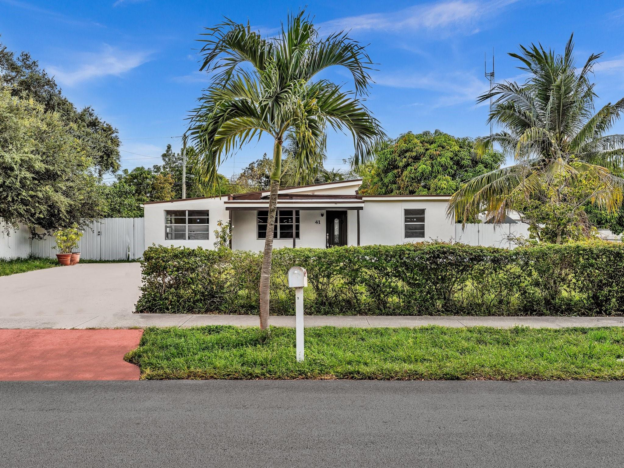 MIAMI GARDENS ESTATES SEC 4 - Residential