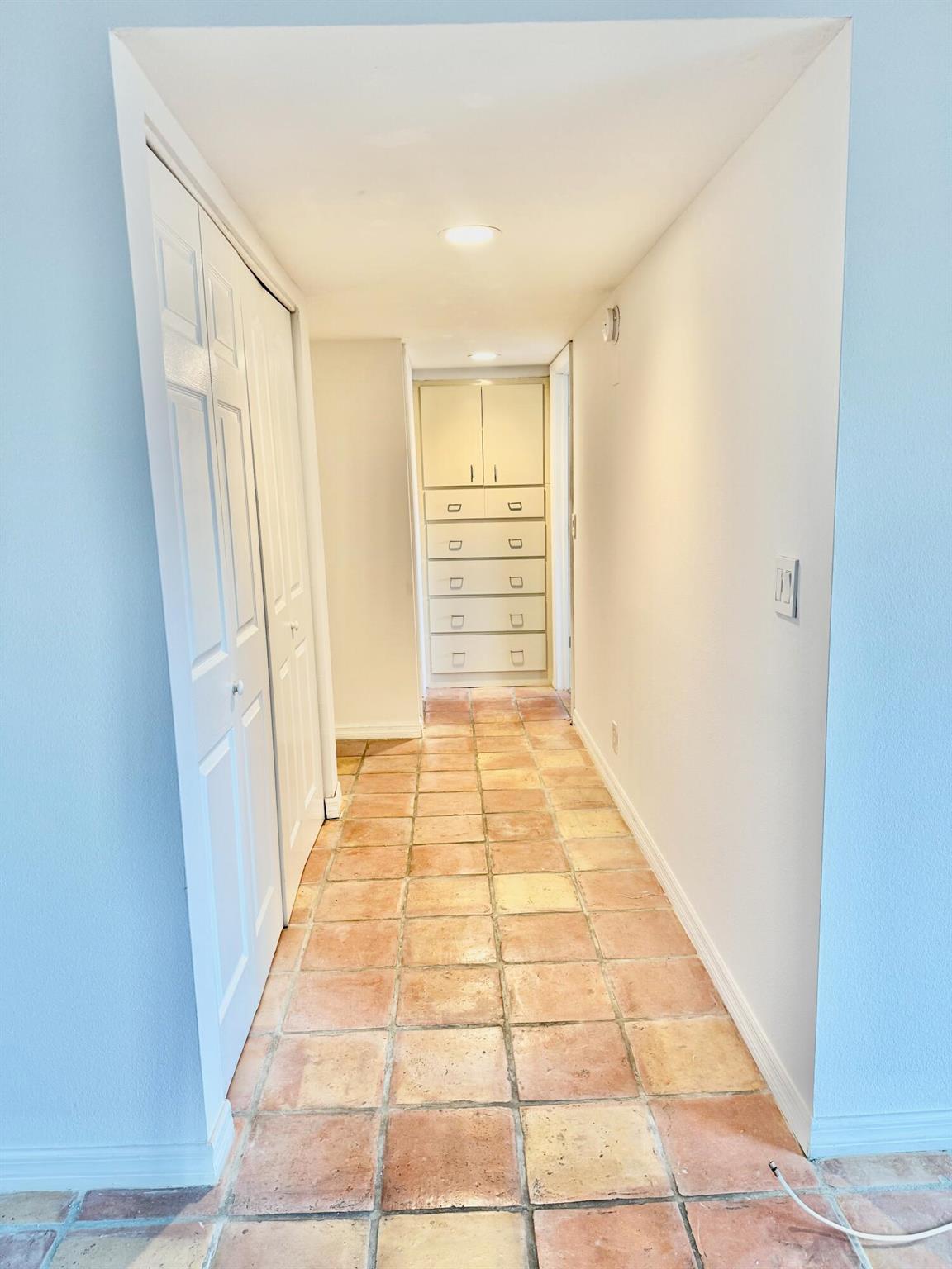 VIKING ARMS CONDO - Residential Lease