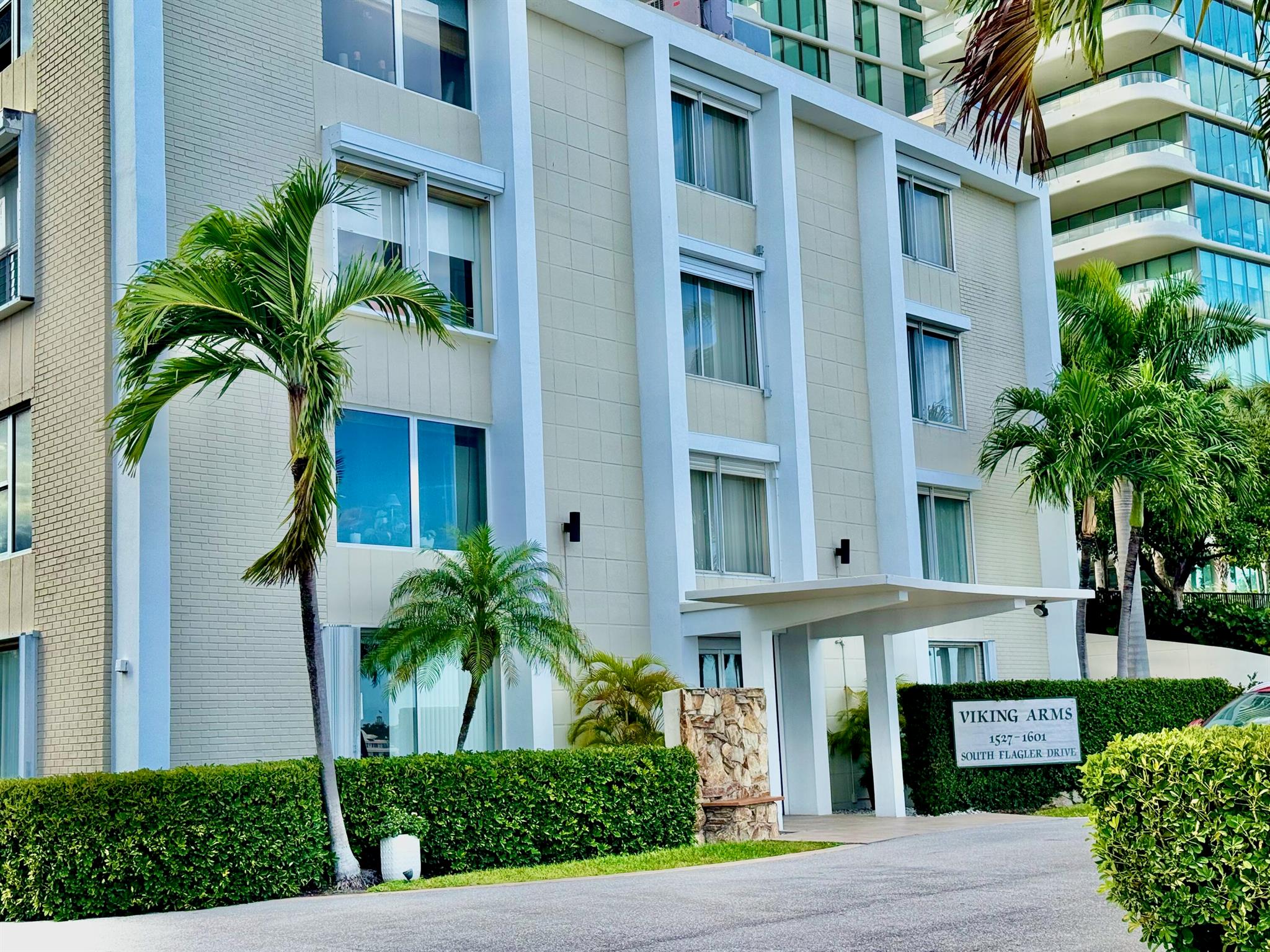 VIKING ARMS CONDO - Residential Lease