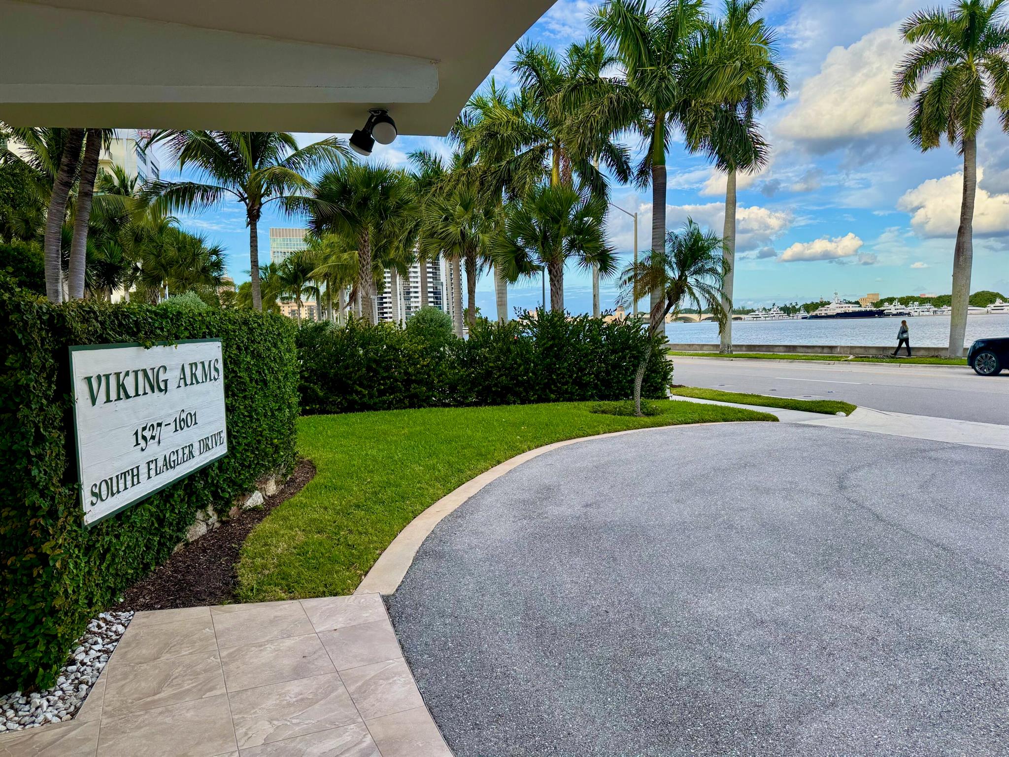 VIKING ARMS CONDO - Residential Lease