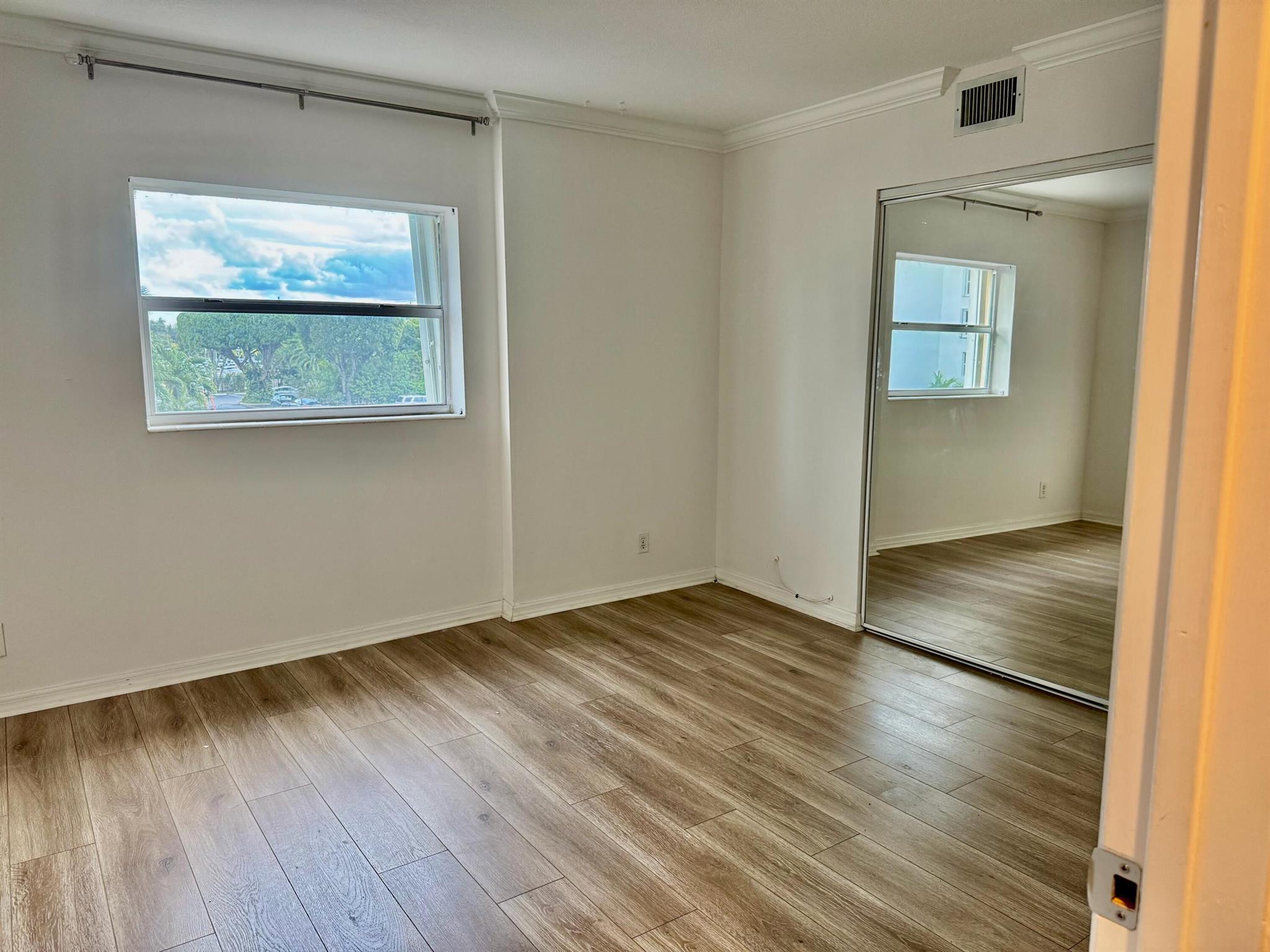 VIKING ARMS CONDO - Residential Lease