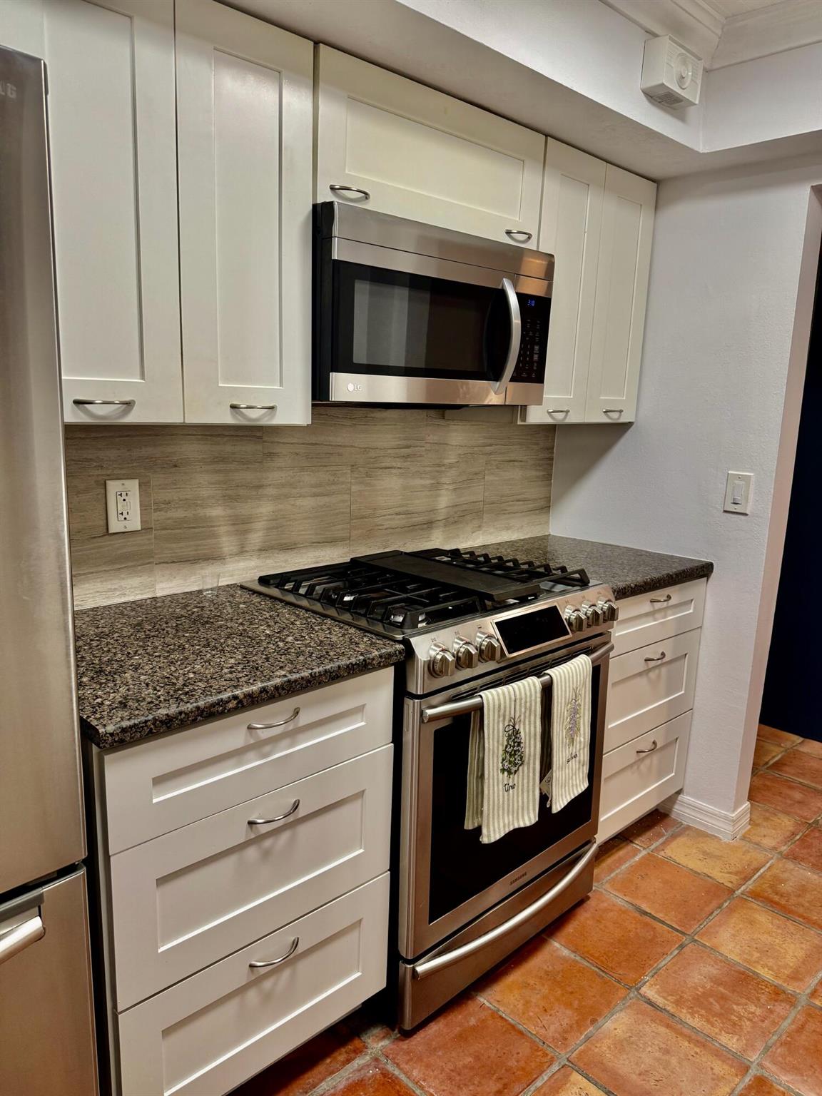 VIKING ARMS CONDO - Residential Lease