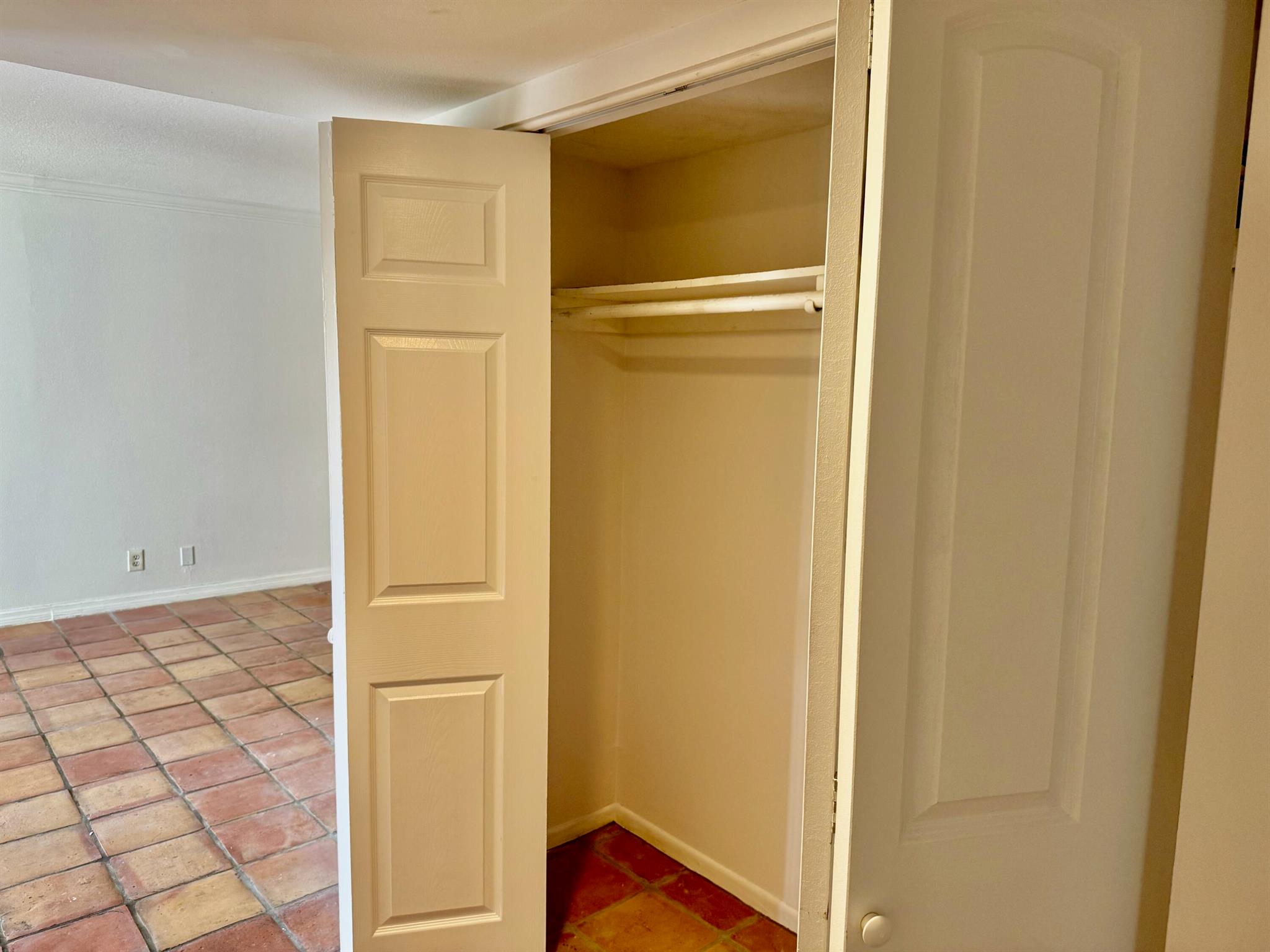 VIKING ARMS CONDO - Residential Lease