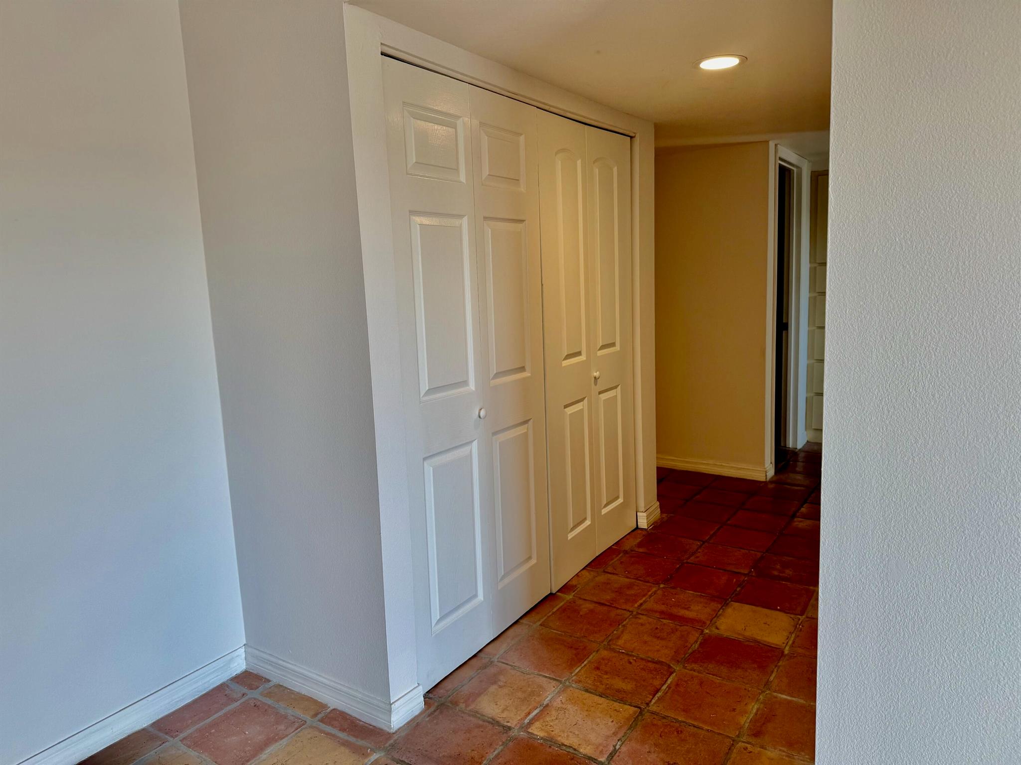 VIKING ARMS CONDO - Residential Lease