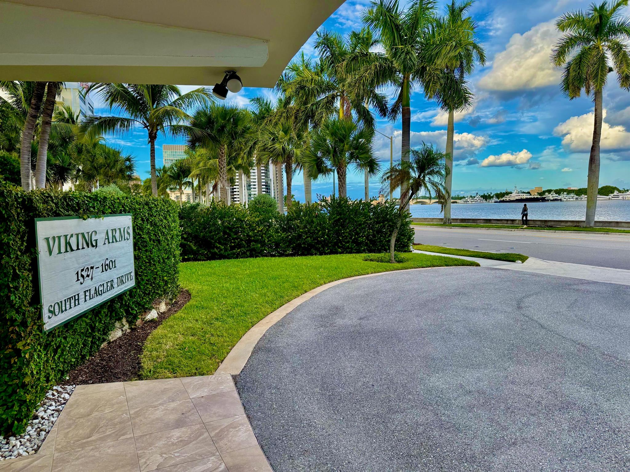 VIKING ARMS CONDO - Residential Lease