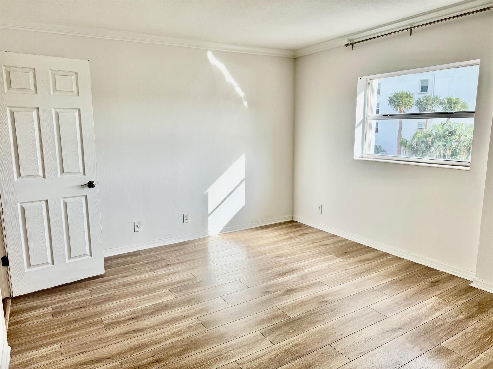 VIKING ARMS CONDO - Residential Lease