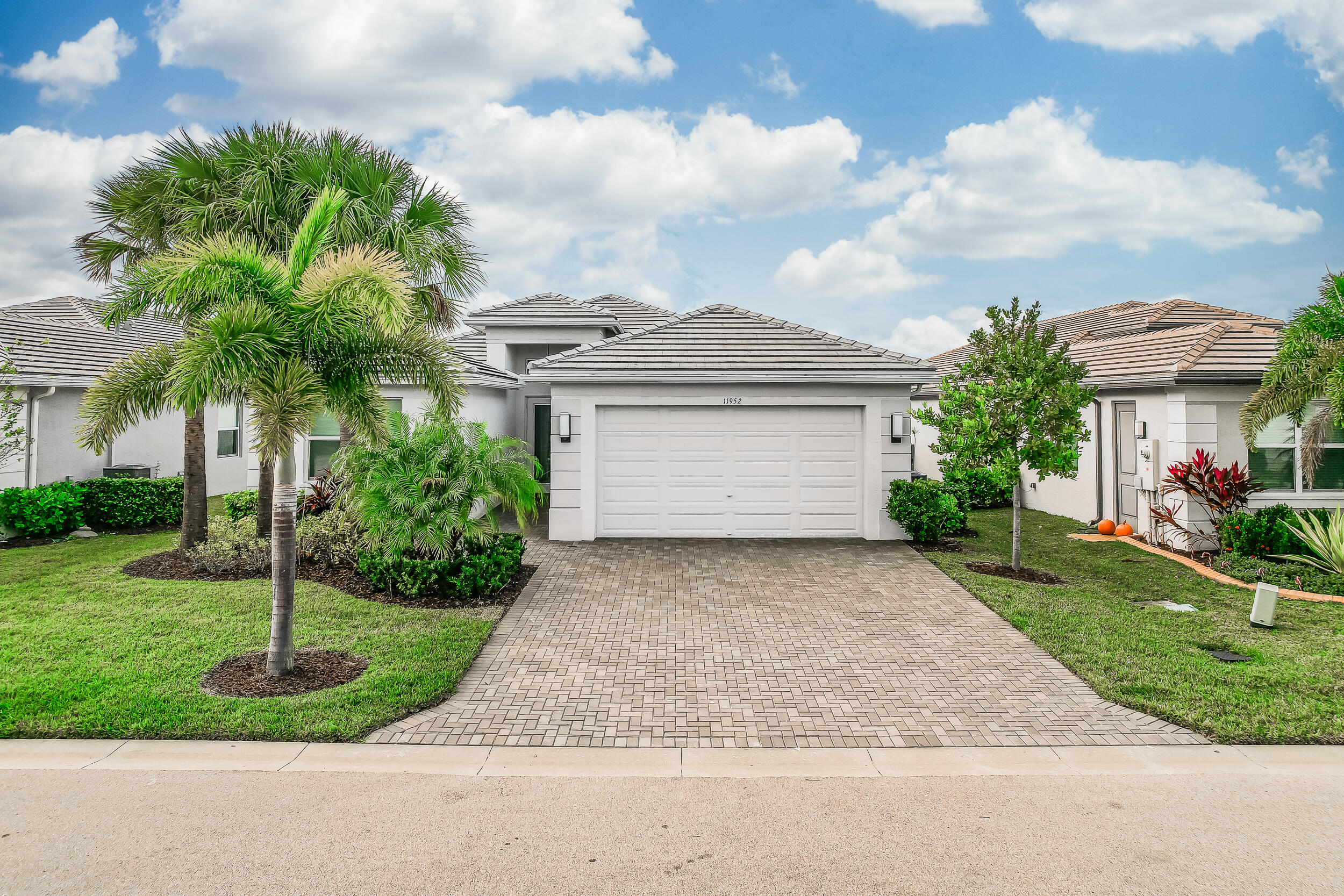 Valencia Cay at Riverland - Residential