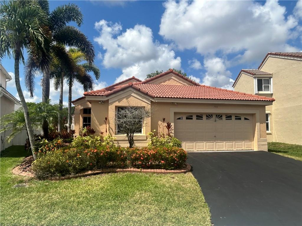 Exquisite Rental Opportunity in Weston, FL!, a stunning rental property in the picturesque Weston, Florida. Enjoy the tranquility of a friendly neighborhood just minutes from the vibrant city center. Weston is renowned for its top-rated schools, lush parks, and various recreational activities. Easy access to major highways gives you convenient connections to nearby cities and attractions. Weston Town Center: Indulge in upscale shopping, dining, and entertainment experiences. Everglades National Park: Explore the beauty of nature with hiking, biking, and wildlife spotting—Bonaventure Golf Club: Tee off on the immaculate greens of this prestigious golf course.