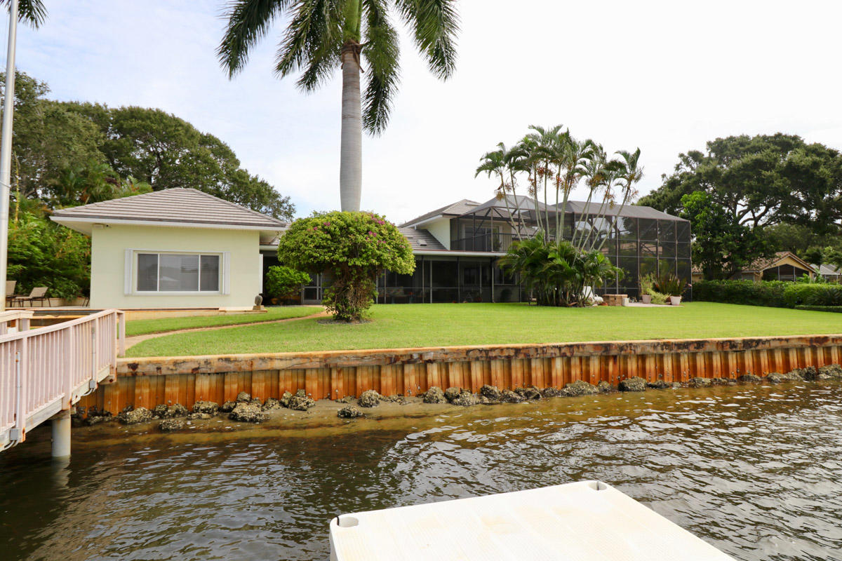 RIVERSIDE ON THE LOXAHATC - Residential