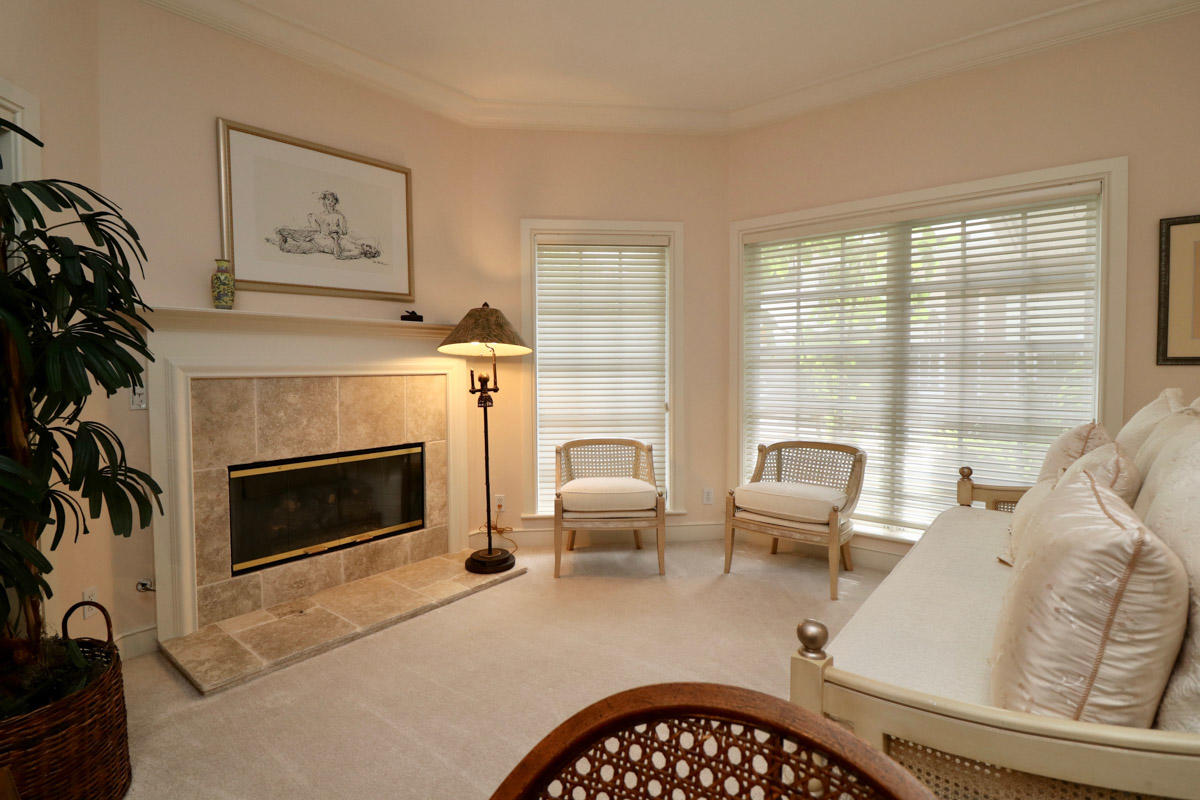 RIVERSIDE ON THE LOXAHATC - Residential