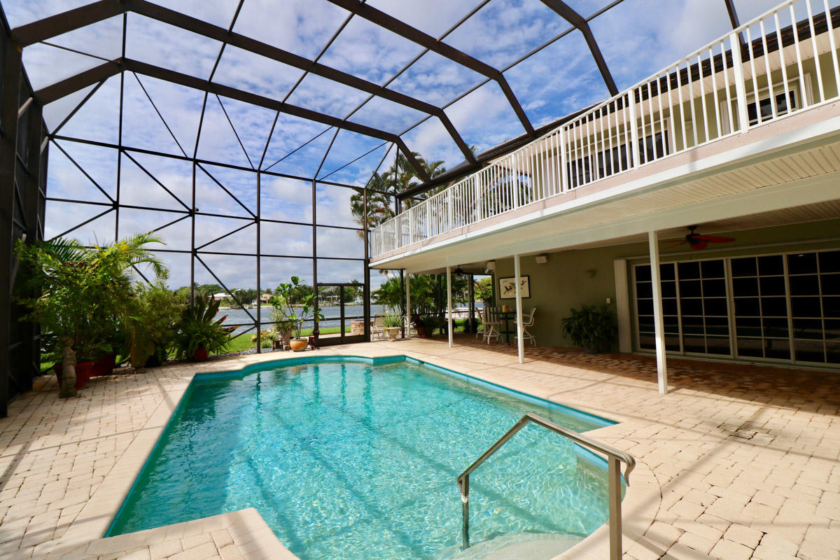 RIVERSIDE ON THE LOXAHATC - Residential