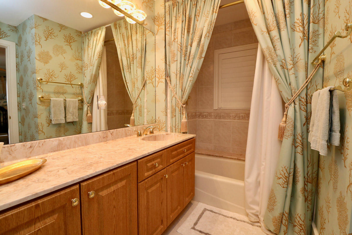 RIVERSIDE ON THE LOXAHATC - Residential