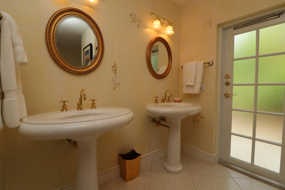 RIVERSIDE ON THE LOXAHATC - Residential