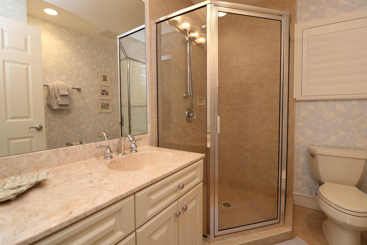 RIVERSIDE ON THE LOXAHATC - Residential