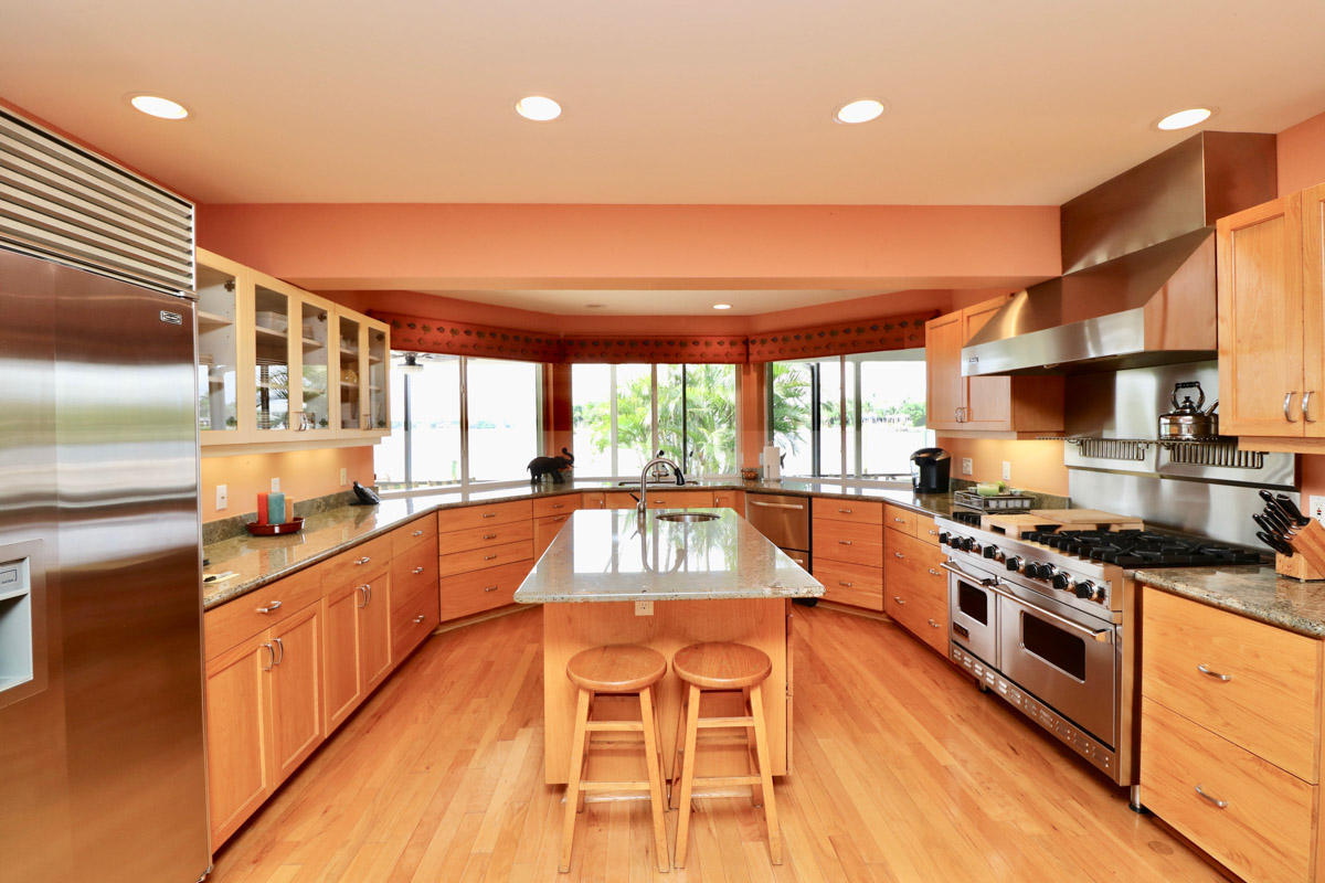 RIVERSIDE ON THE LOXAHATC - Residential