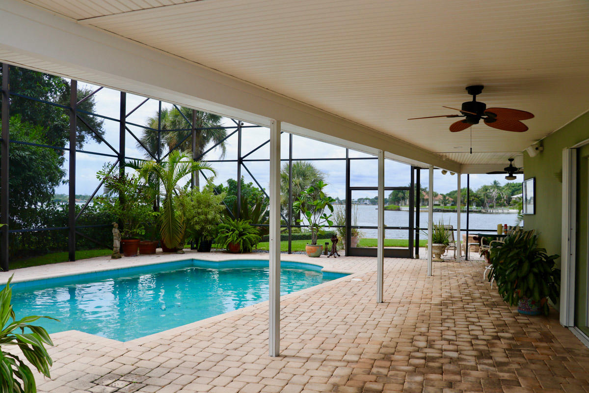 RIVERSIDE ON THE LOXAHATC - Residential