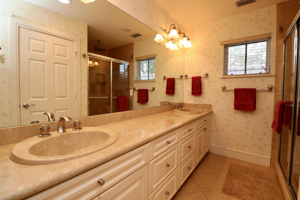 RIVERSIDE ON THE LOXAHATC - Residential