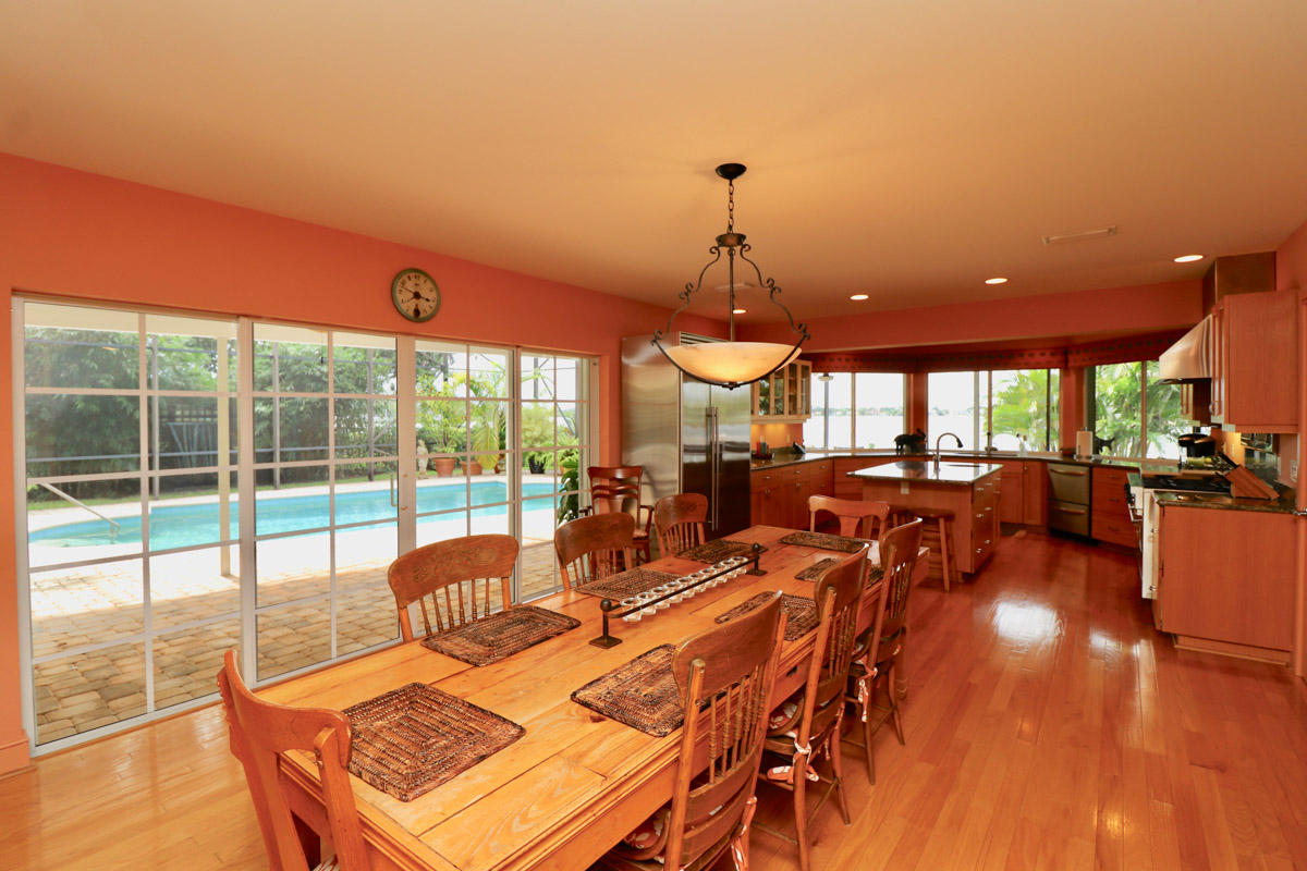 RIVERSIDE ON THE LOXAHATC - Residential