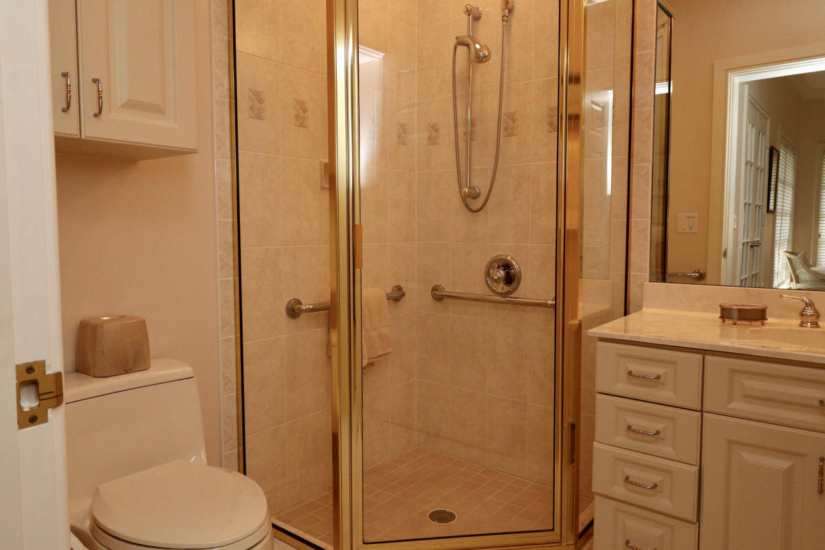 RIVERSIDE ON THE LOXAHATC - Residential