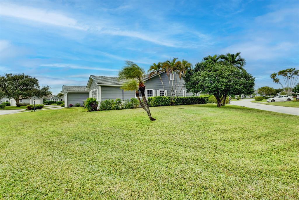 DELRAY DUNES - Residential