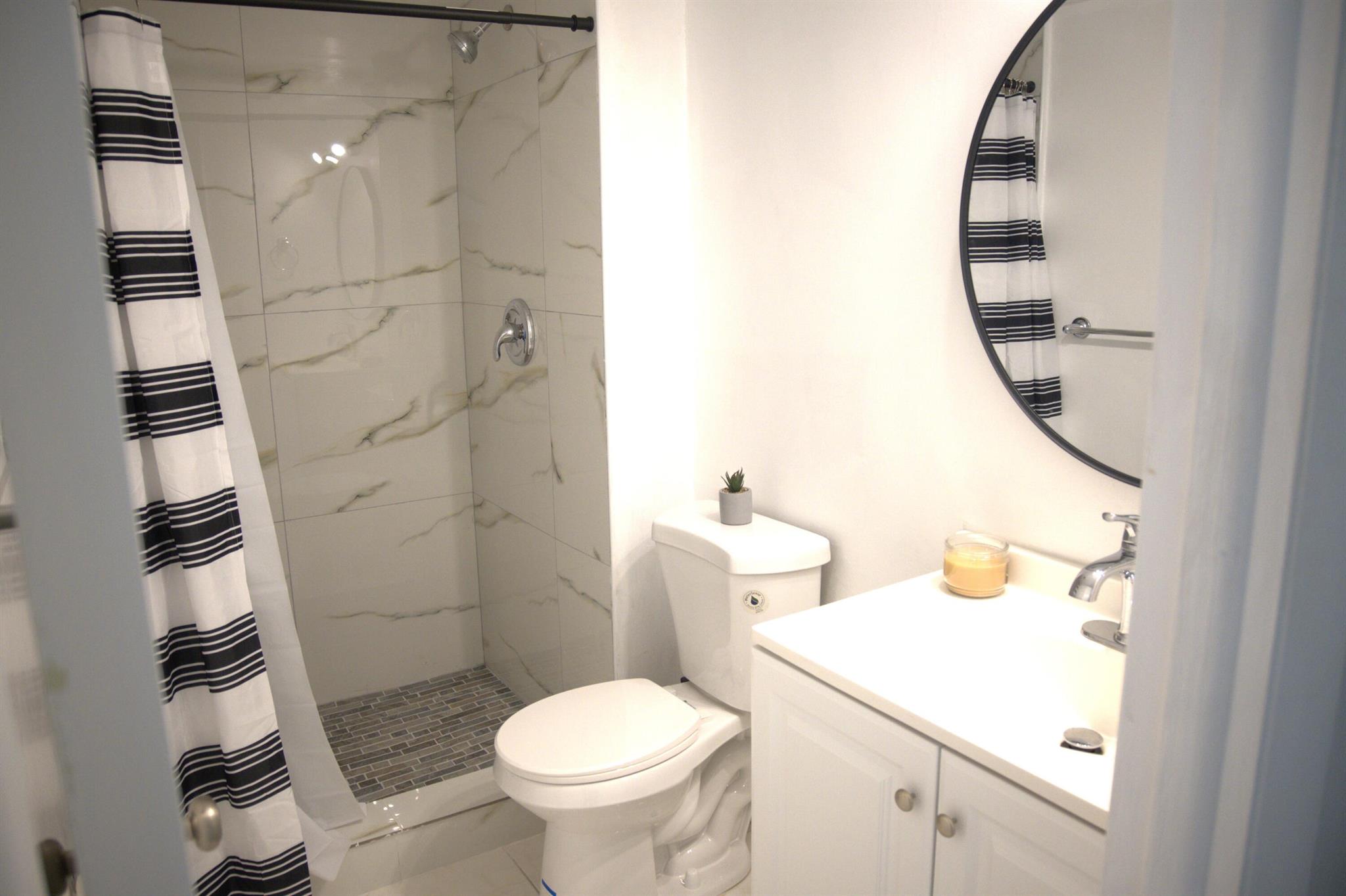 GOLDEN LAKES VILLAGE COND - Residential Lease