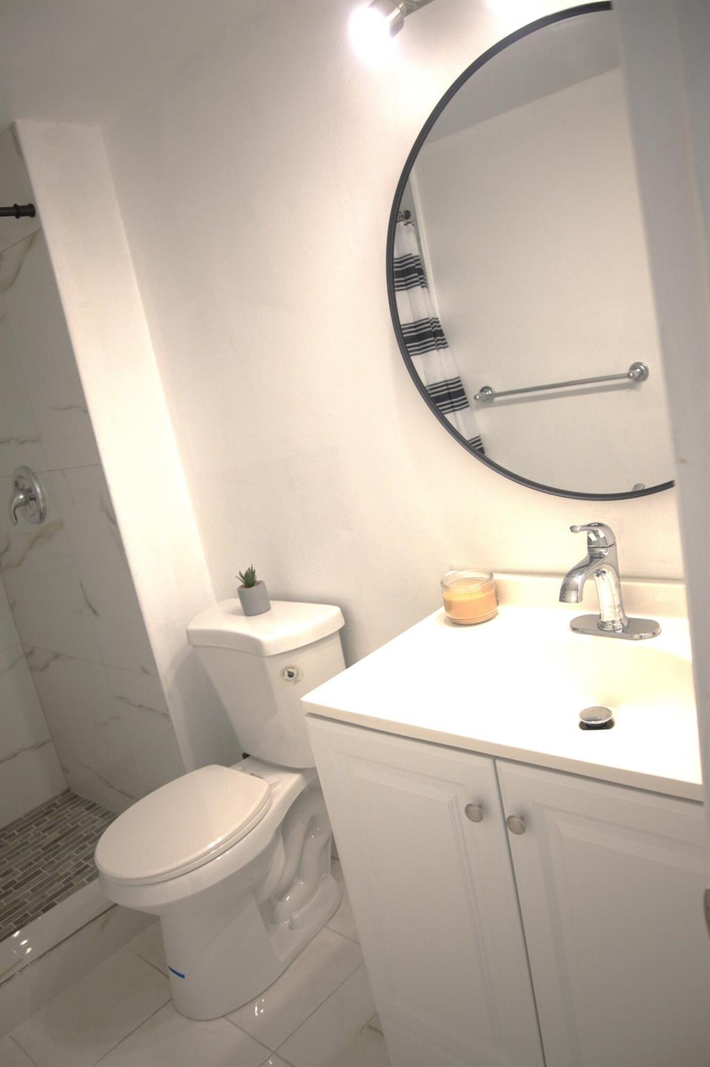 GOLDEN LAKES VILLAGE COND - Residential Lease