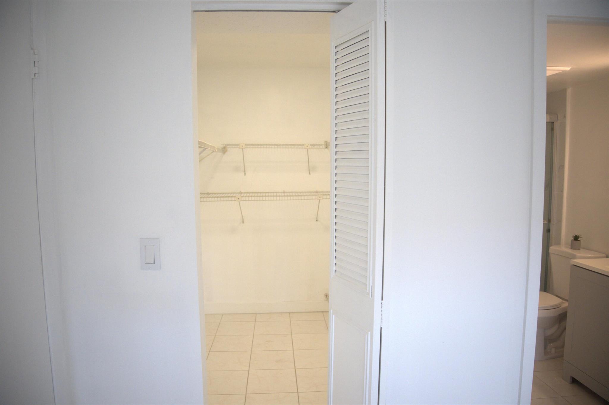 GOLDEN LAKES VILLAGE COND - Residential Lease