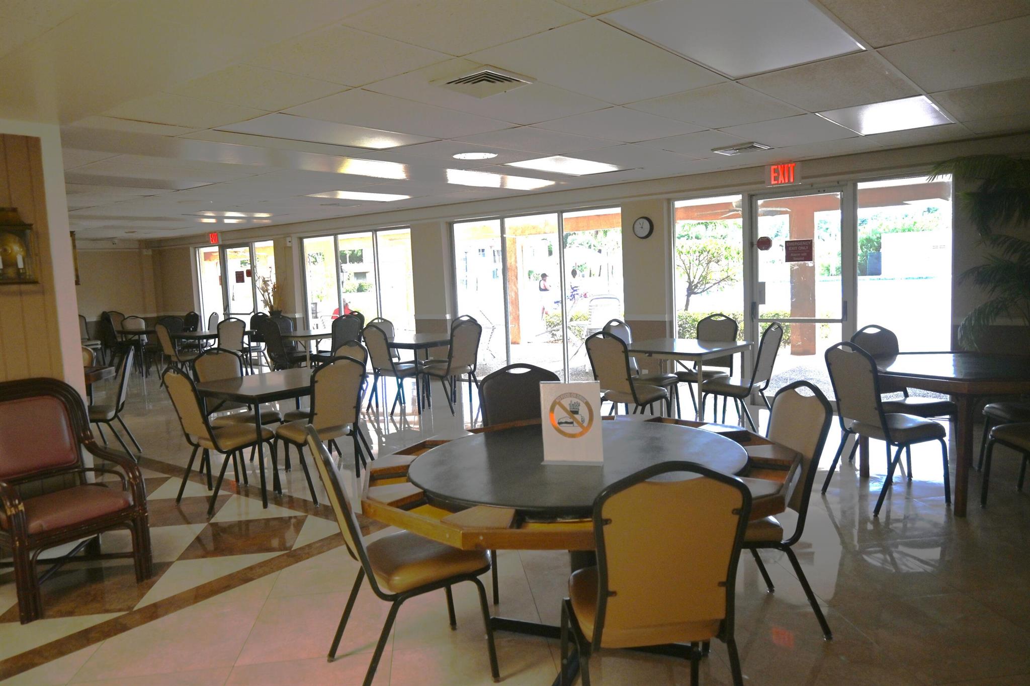 GOLDEN LAKES VILLAGE COND - Residential Lease