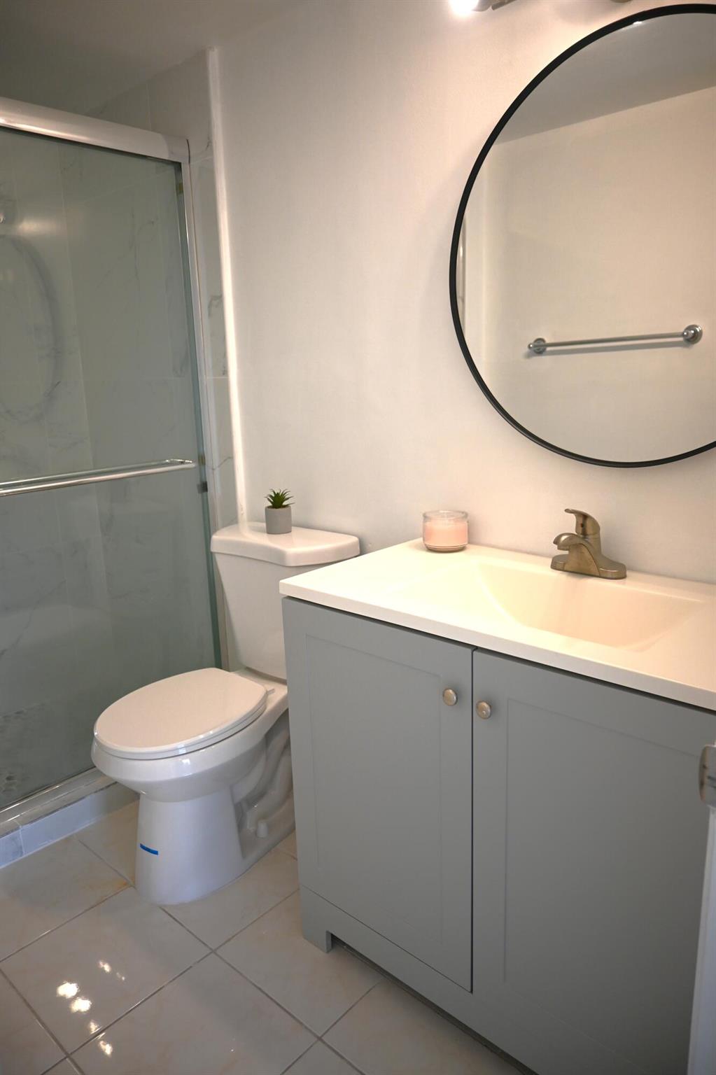 GOLDEN LAKES VILLAGE COND - Residential Lease