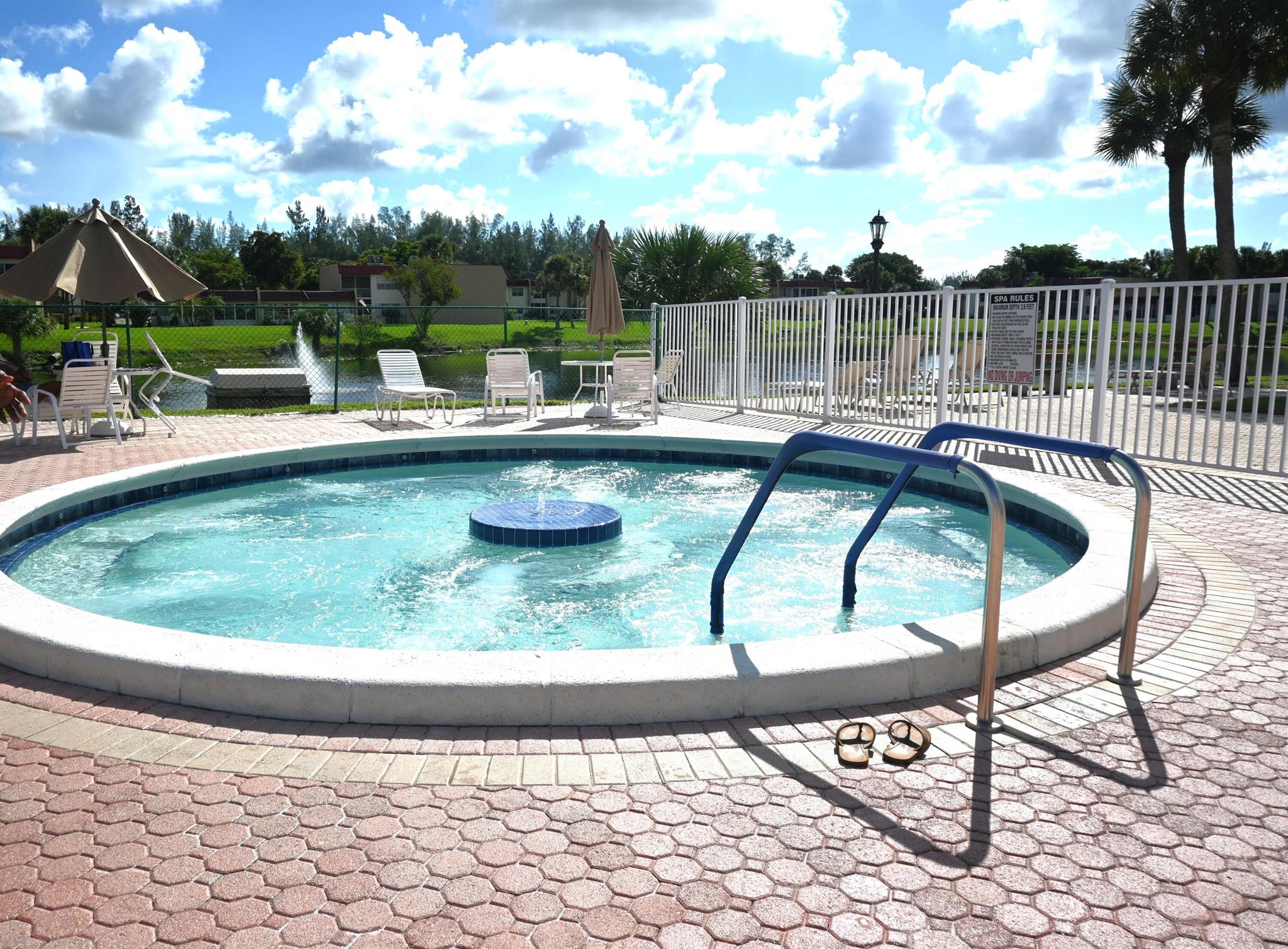 GOLDEN LAKES VILLAGE COND - Residential Lease