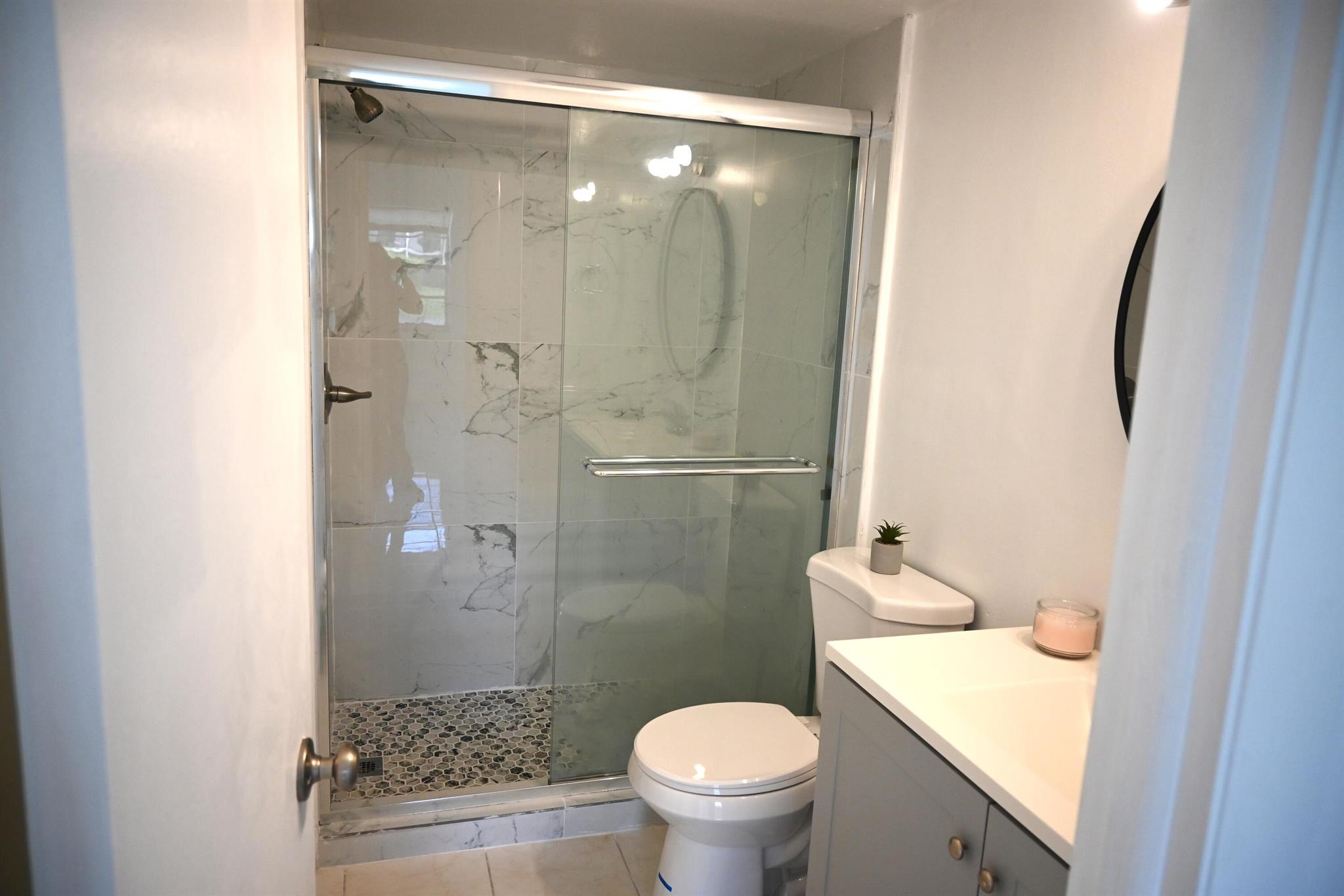 GOLDEN LAKES VILLAGE COND - Residential Lease