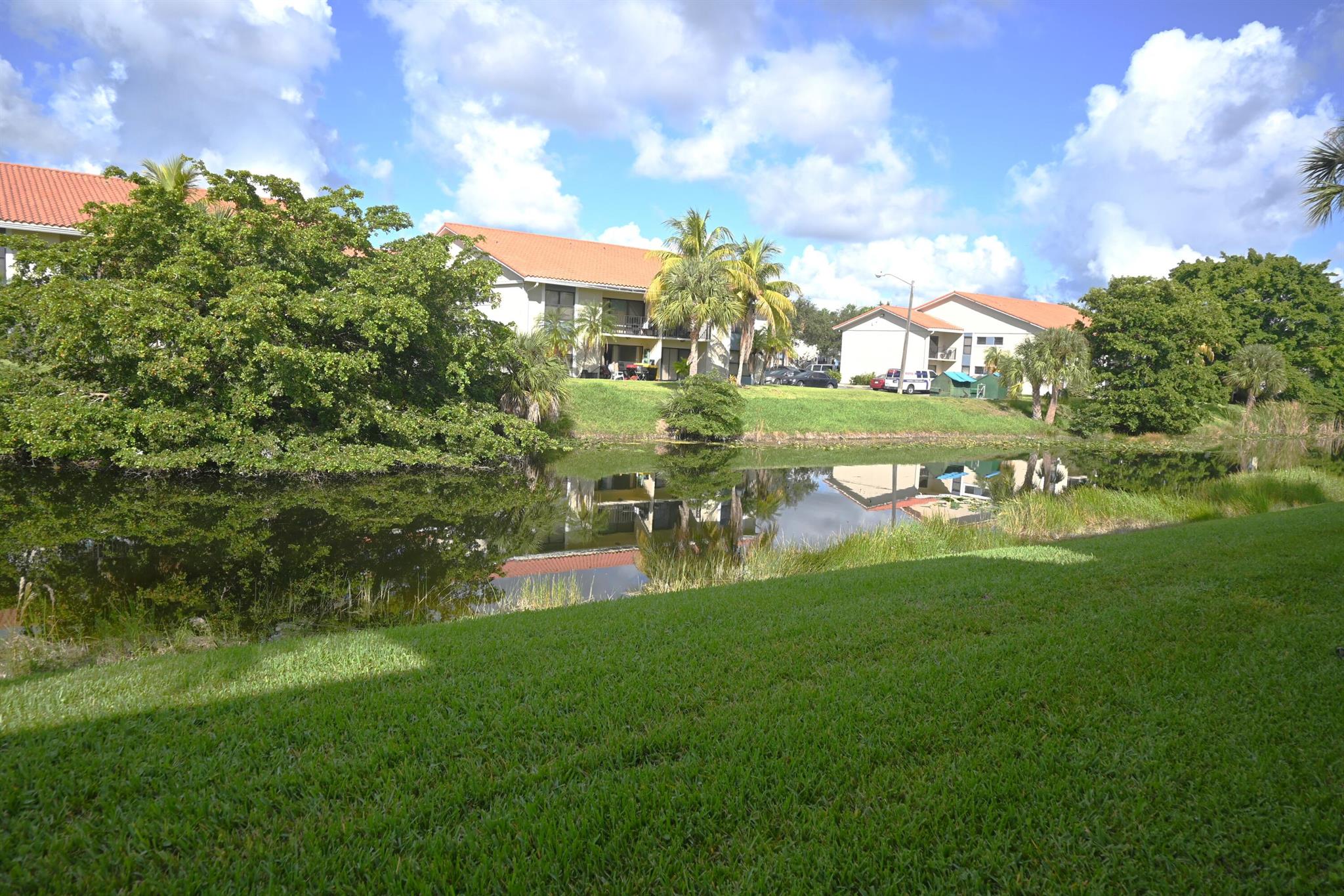 GOLDEN LAKES VILLAGE COND - Residential Lease