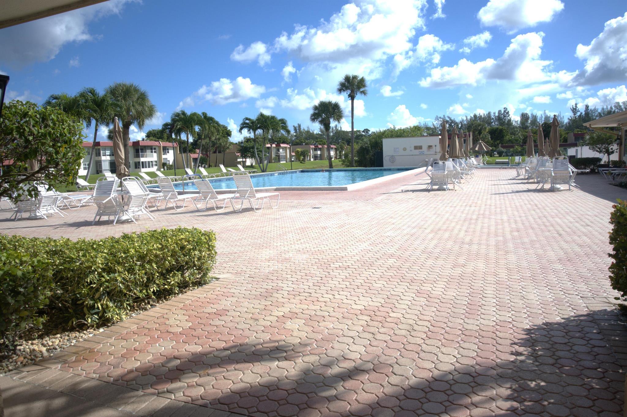 GOLDEN LAKES VILLAGE COND - Residential Lease