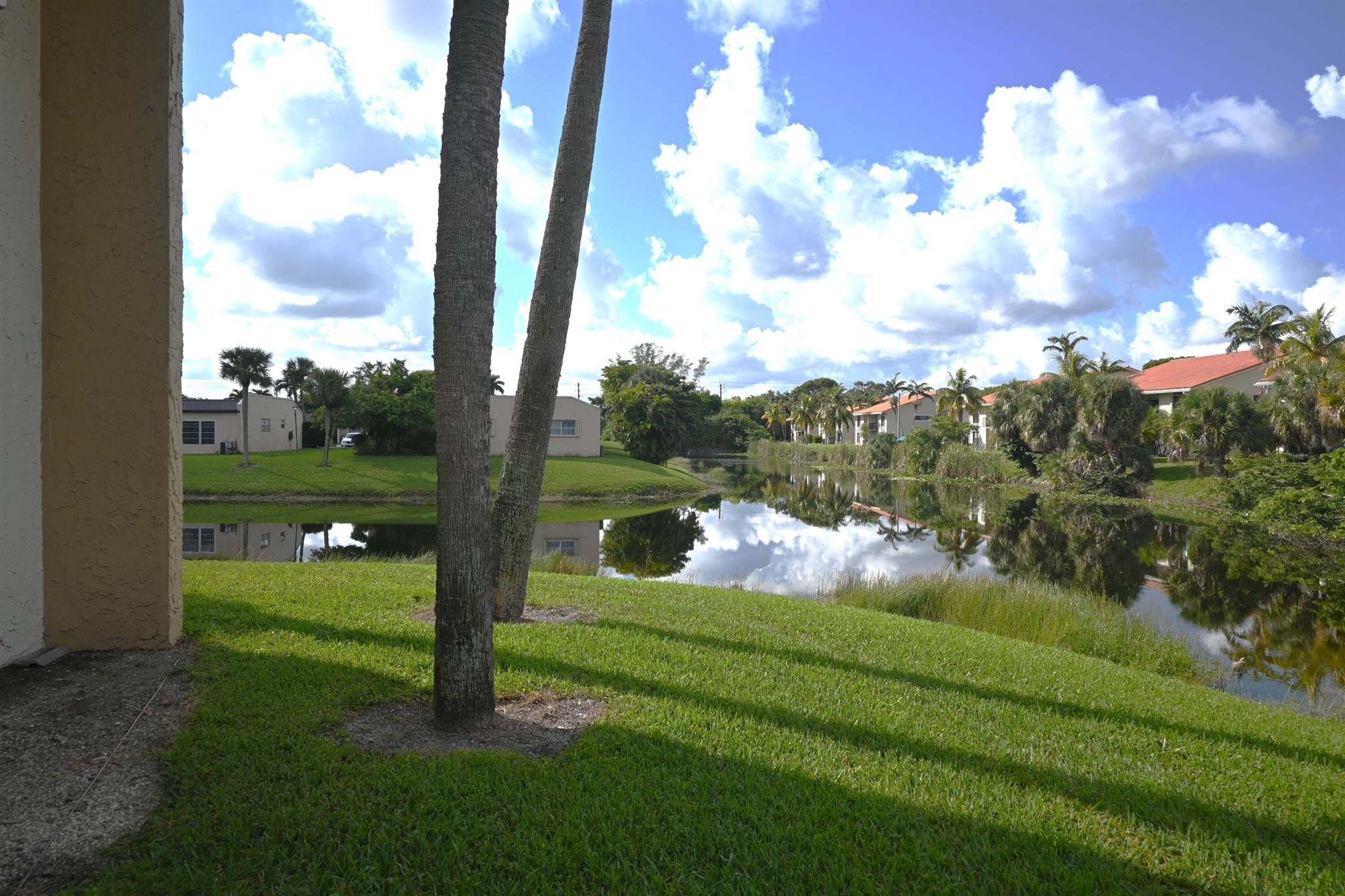 GOLDEN LAKES VILLAGE COND - Residential Lease