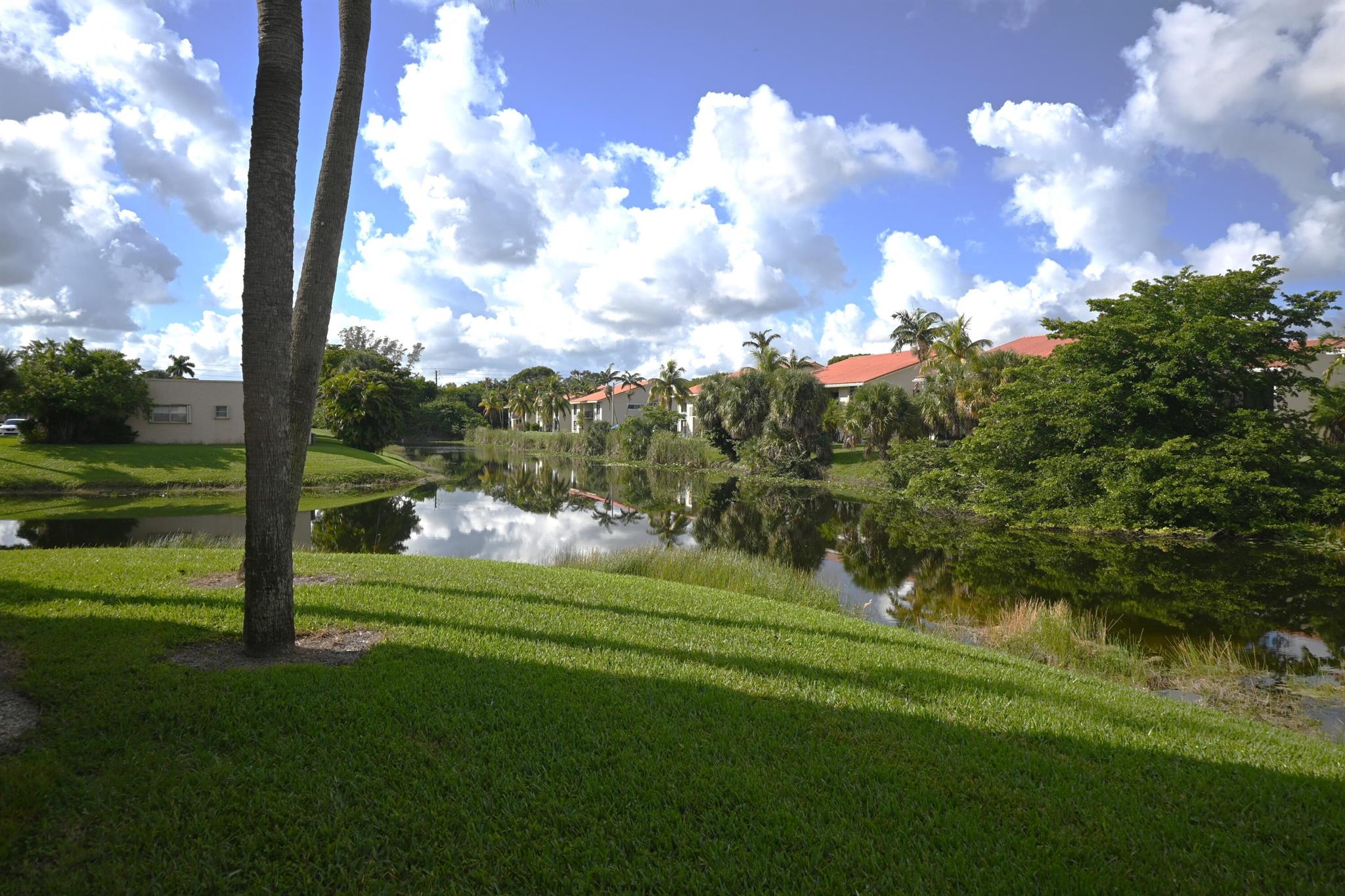 GOLDEN LAKES VILLAGE COND - Residential Lease
